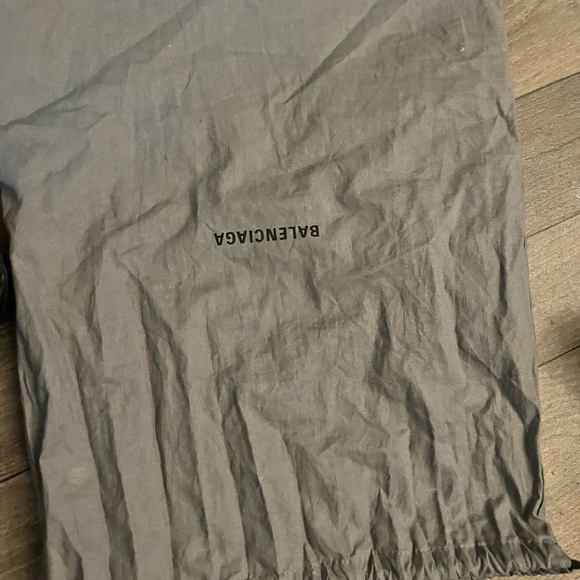 US size 7 worn once - Picture 3 of 5